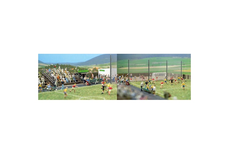 Busch 1052 OO / HO Scale Football Pitch Example Layout